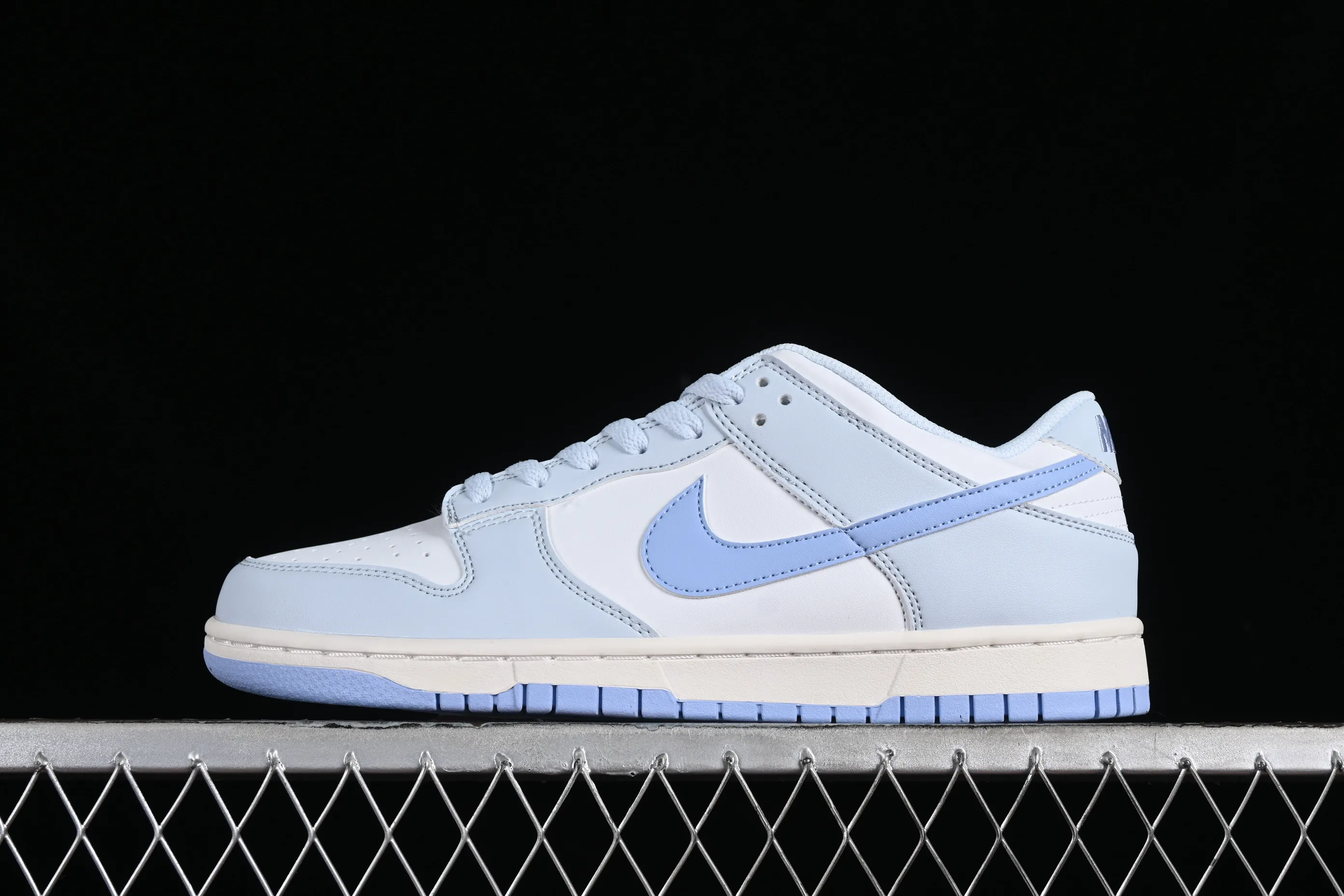 All categories Nk SB Dunk series Nk SB Dunk Low low-top sneakers Nk Dunk Low "Blue Tint" small fresh blue SB low-top casual sneakers DD1873-400
